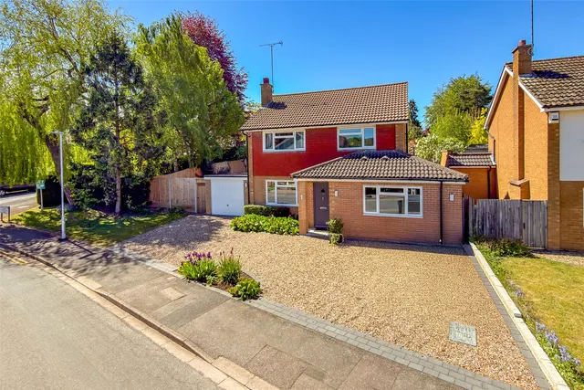 Aplins Close, Harpenden, Hertfordshire, AL5 2PZ, photo 1