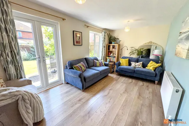 Hazel Croft, Werrington, PE4, photo 3