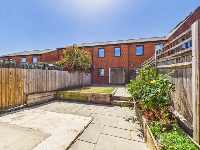 James View, Bordon, GU35, photo 2