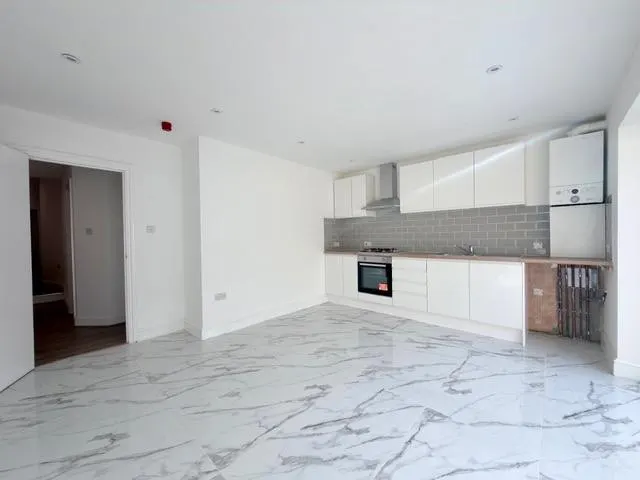 Photo 2 — Gambole Road, SW17