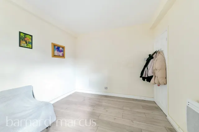 London Road, Morden, SM4, photo 2