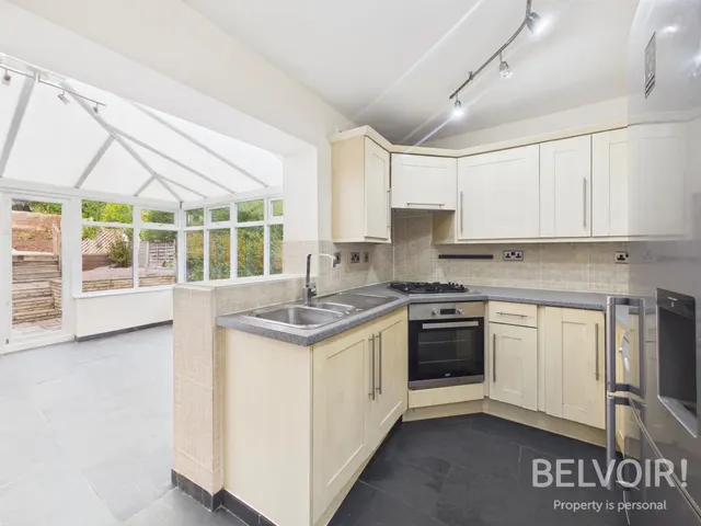 Tennant Place, Porthill, ST5, photo 3