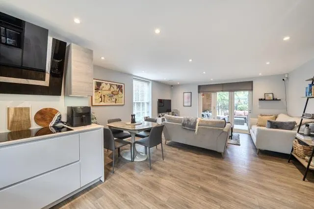 Ashridge Close, London, N3, photo 1