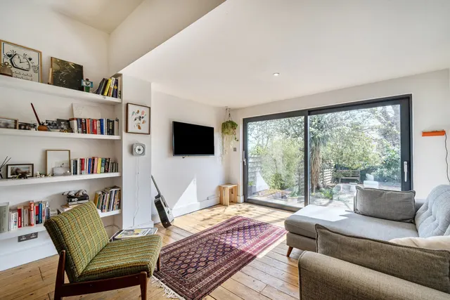 Photo 2 — Adelaide Avenue, Greater London, SE4