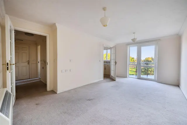 High Street, Portishead, BS20, photo 3