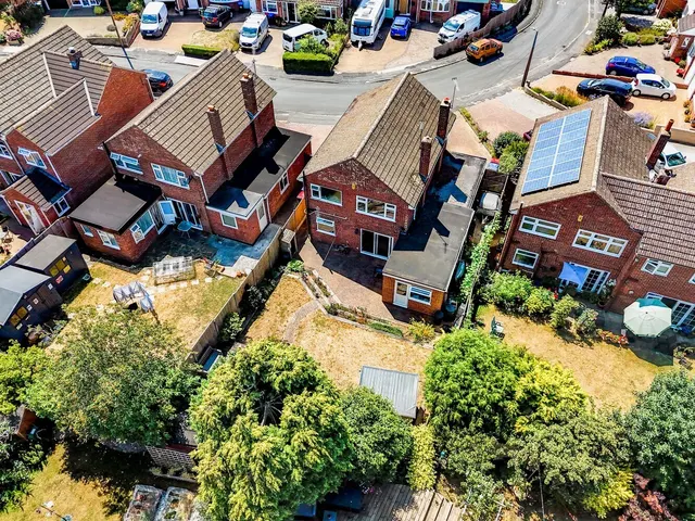 Photo 3 — Acorn Avenue, Braintree