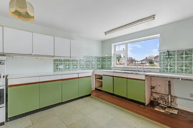 Hauxley Court, Ilkley, LS29, photo 3