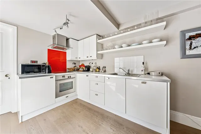Photo 2 — Moorhouse Road, London, W2
