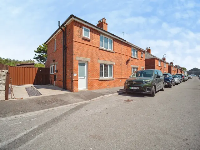 Victoria Road, Portland, DT5, photo 1