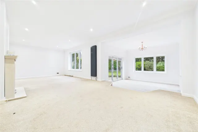 Ash Lane, Burghfield Common, RG7, photo 2