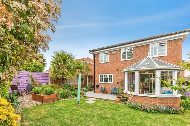 Photo 3 — Hodnet Close, Northampton