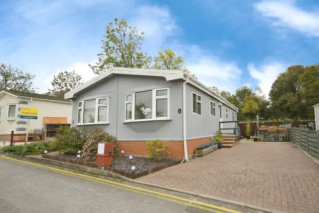 Sunningdale Park, New Tupton, S42, photo 1