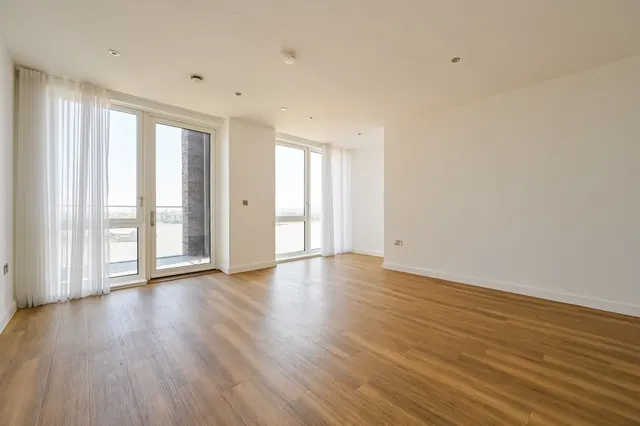 50 Hamme Building, 25 Shackleton Way, London, photo 1