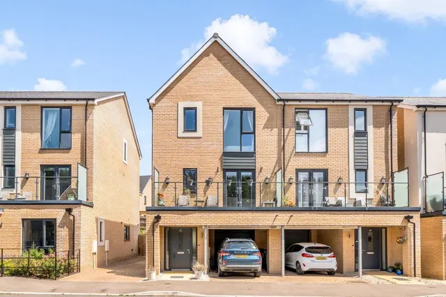 Lister Road, Dursley, photo 1
