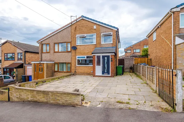 Platt Lane, Wigan, Wigan, WN1 3YA, photo 1