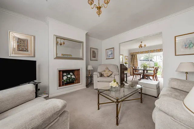 Photo 2 — Manor Gardens, Ruislip