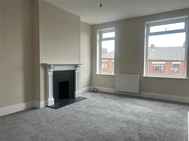Middleton Road, Chadderton, OL9, photo 2