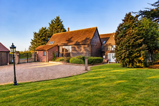 Magdalen Laver, Ongar, CM5, photo 1