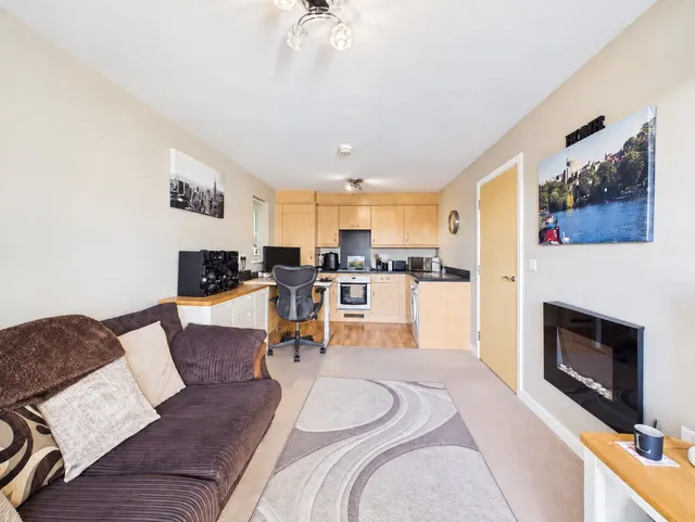Pentland Close, Llanishen, CF14, photo 3