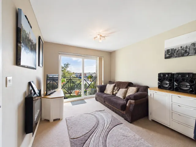 Pentland Close, Llanishen, CF14, photo 2