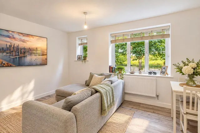 Whitworth Crescent, Southampton, SO18, photo 2
