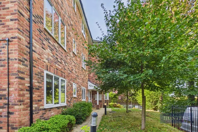 Whitworth Crescent, Southampton, SO18, photo 1