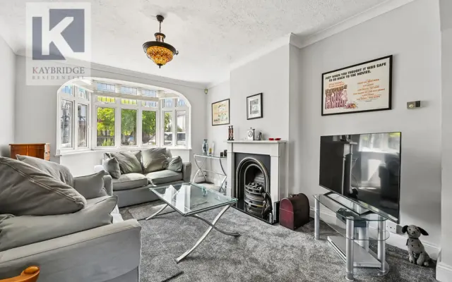 Photo 2 — Stoneleigh Avenue, Worcester Park, KT4