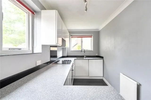 Whittaker Court, Woodfield, KT21, photo 3