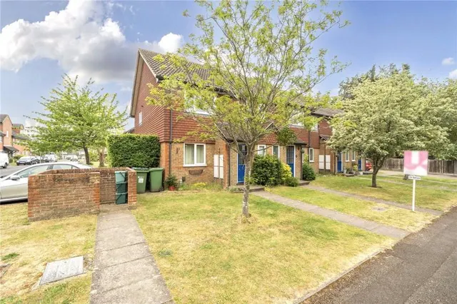Whittaker Court, Woodfield, KT21, photo 1