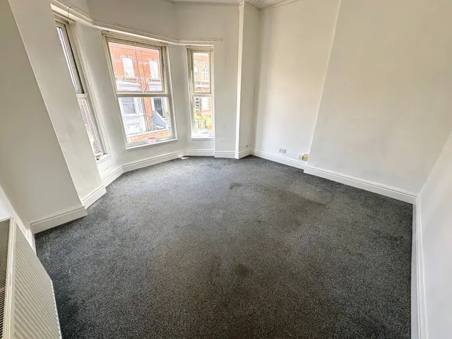 Alexandra Road, Prenton, CH43, photo 2