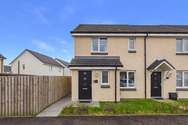 Olive Drive, Cleland, photo 1