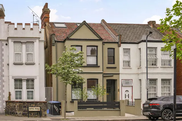 Riffel Road, London, NW2, photo 1