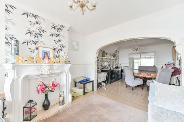 20 Review Road, London, photo 1
