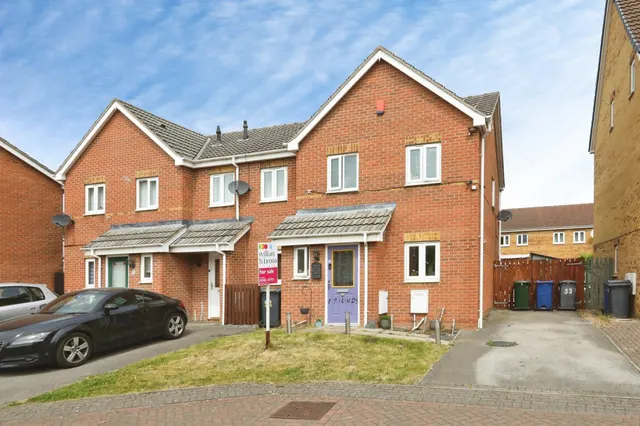 Walstow Crescent, Armthorpe, Doncaster, photo 1