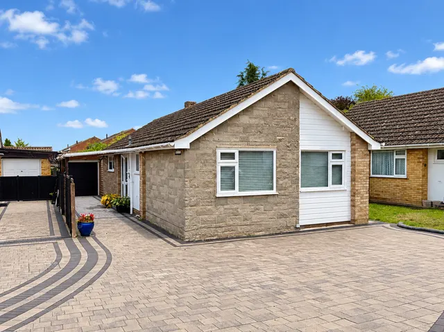 Eversley Close, Allington, photo 1