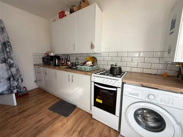 Wellington Street, Slough, SL1, photo 2