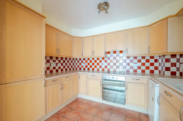 Montague Close, Wokingham, RG40, photo 3