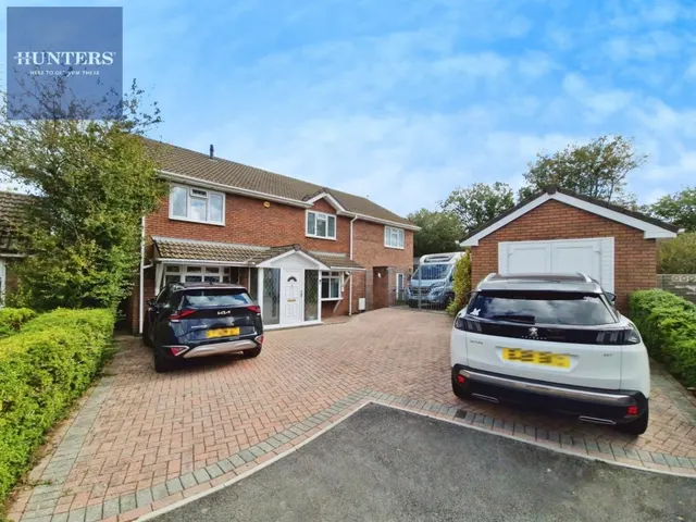 Clos Penglyn, Pencoed, Bridgend, CF35 6NX, photo 1