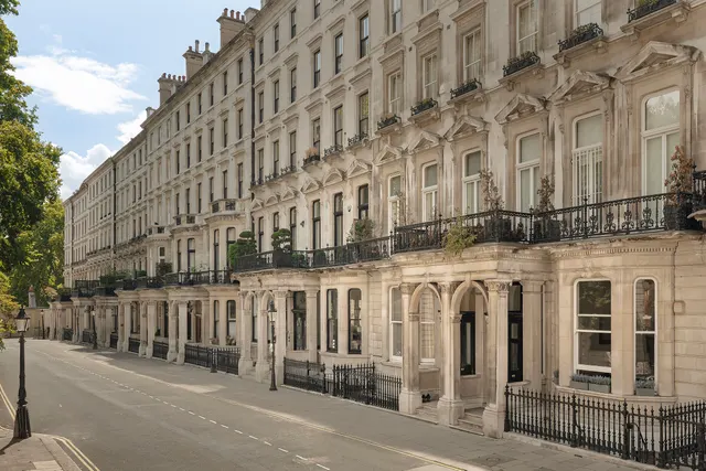 Photo 2 — Ennismore Gardens, Knightsbridge, London