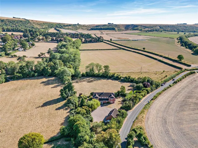 Fox's Lane, Kingsclere, RG20, photo 1