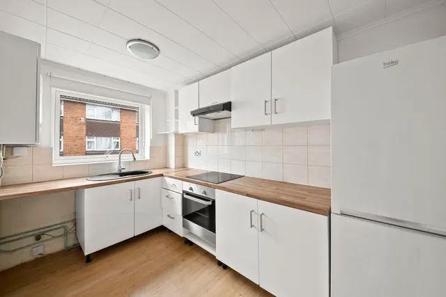 Church Road, Northolt, UB5, photo 2