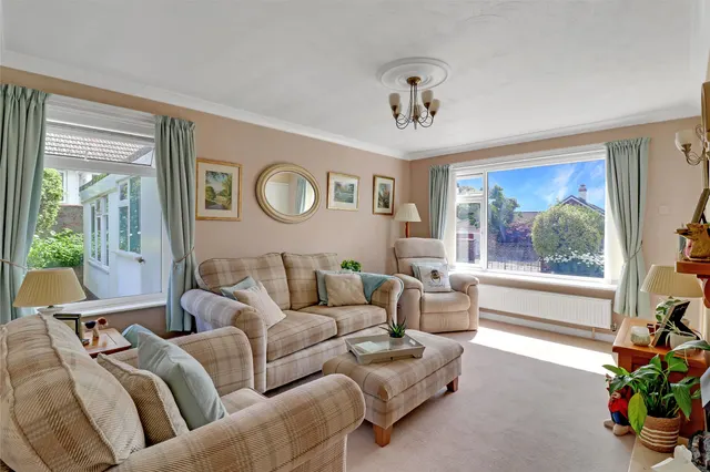 Elizabeth Close, Barnstaple, EX31, photo 2