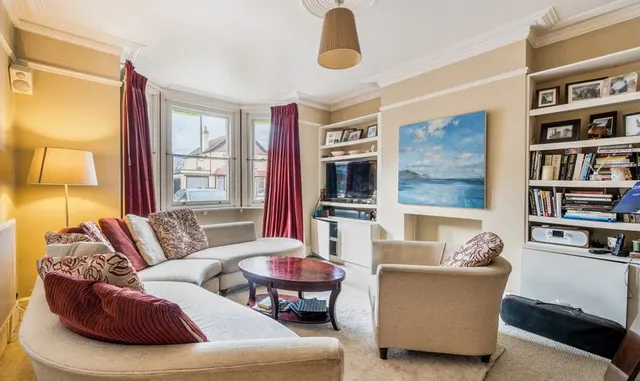 Photo 3 — Temple Road, Epsom, KT19