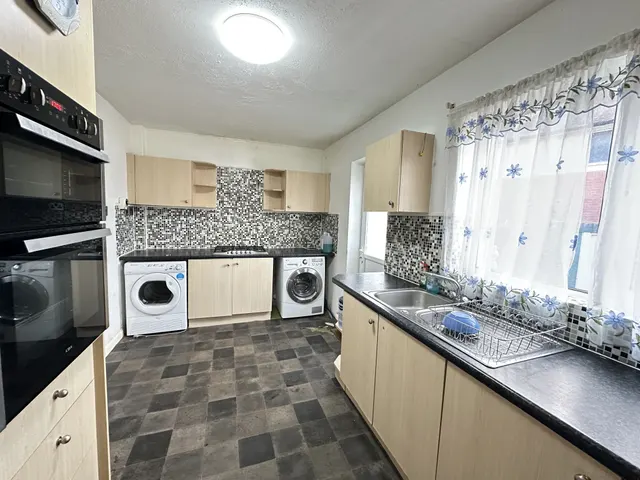 Grindon Crescent, Bulwell, NG6, photo 3