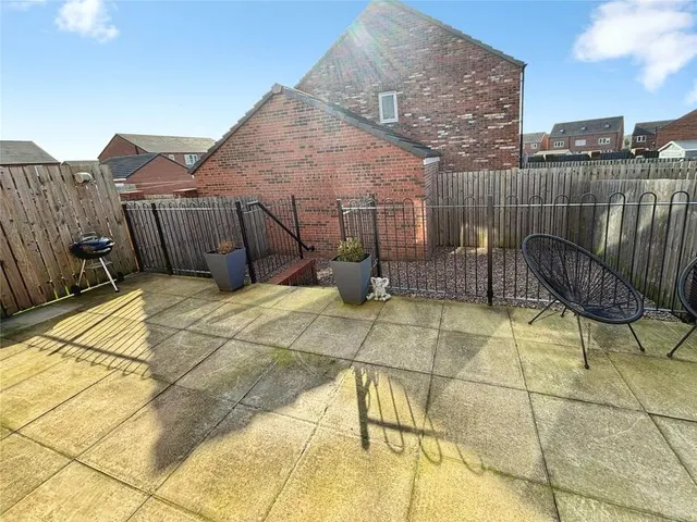 Photo 3 — Stayers Road, Bessacarr, Doncaster, South Yorkshire, DN4