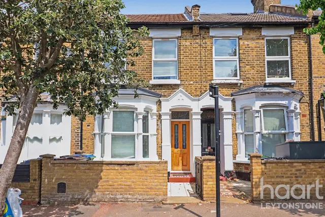 Selby Road, London, E11, photo 1