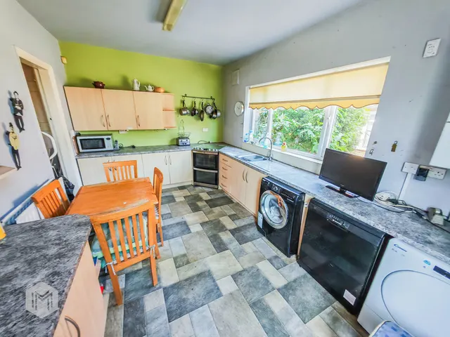 Photo 3 — Baxter Road, Sale, M33 3AJ