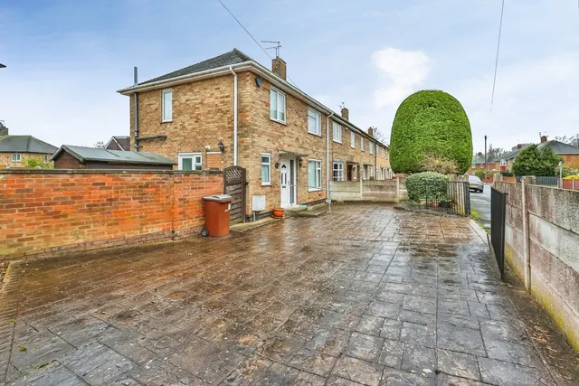 Photo 2 — Peacock Crescent, Nottingham, Nottinghamshire, NG11