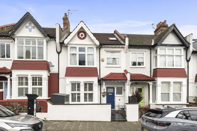 Mandrake Road, London, SW17, photo 1