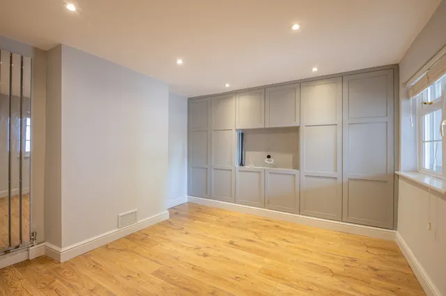Photo 2 — 50a Chalk Hill, Watford